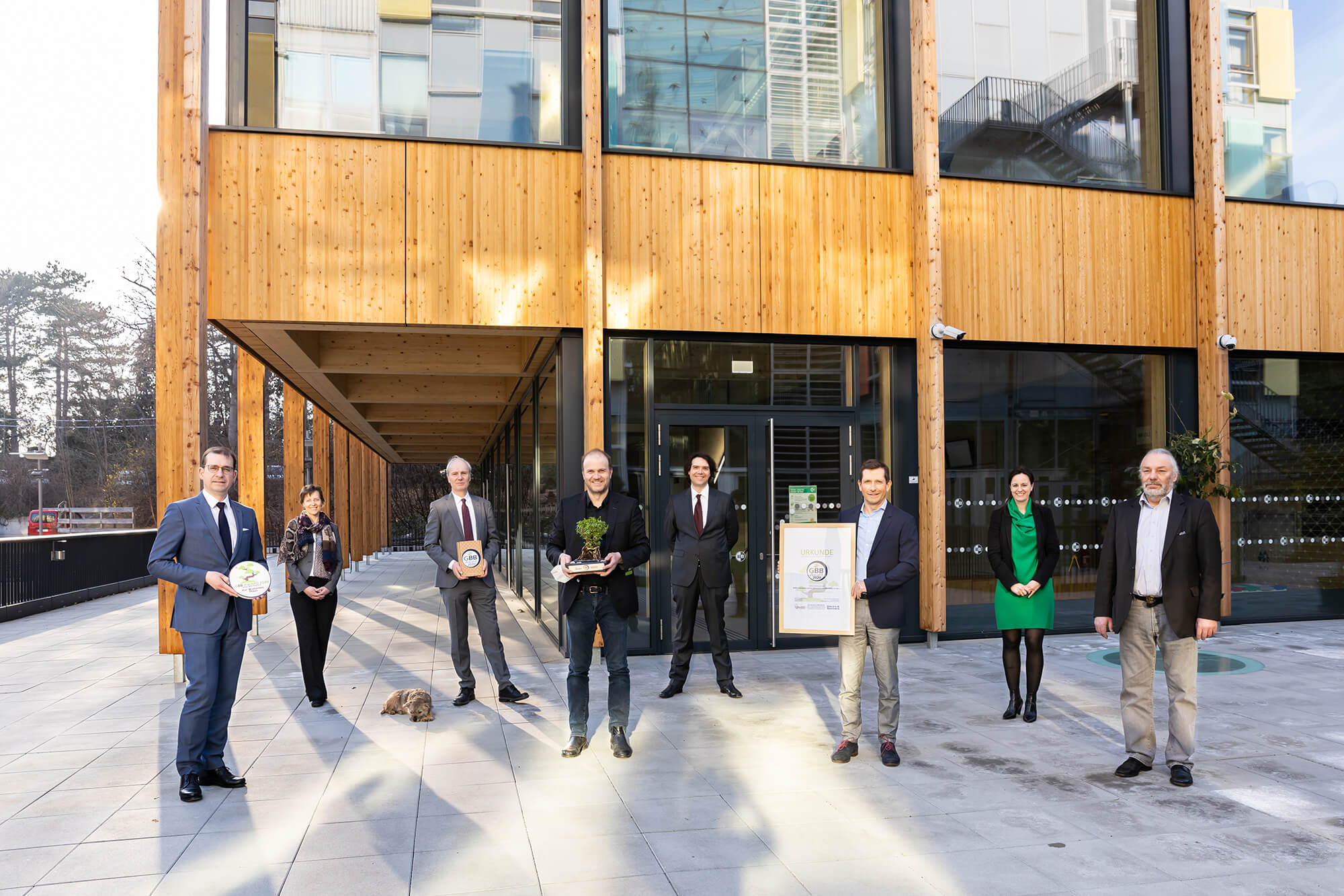 Awarding in front of the BOKU building