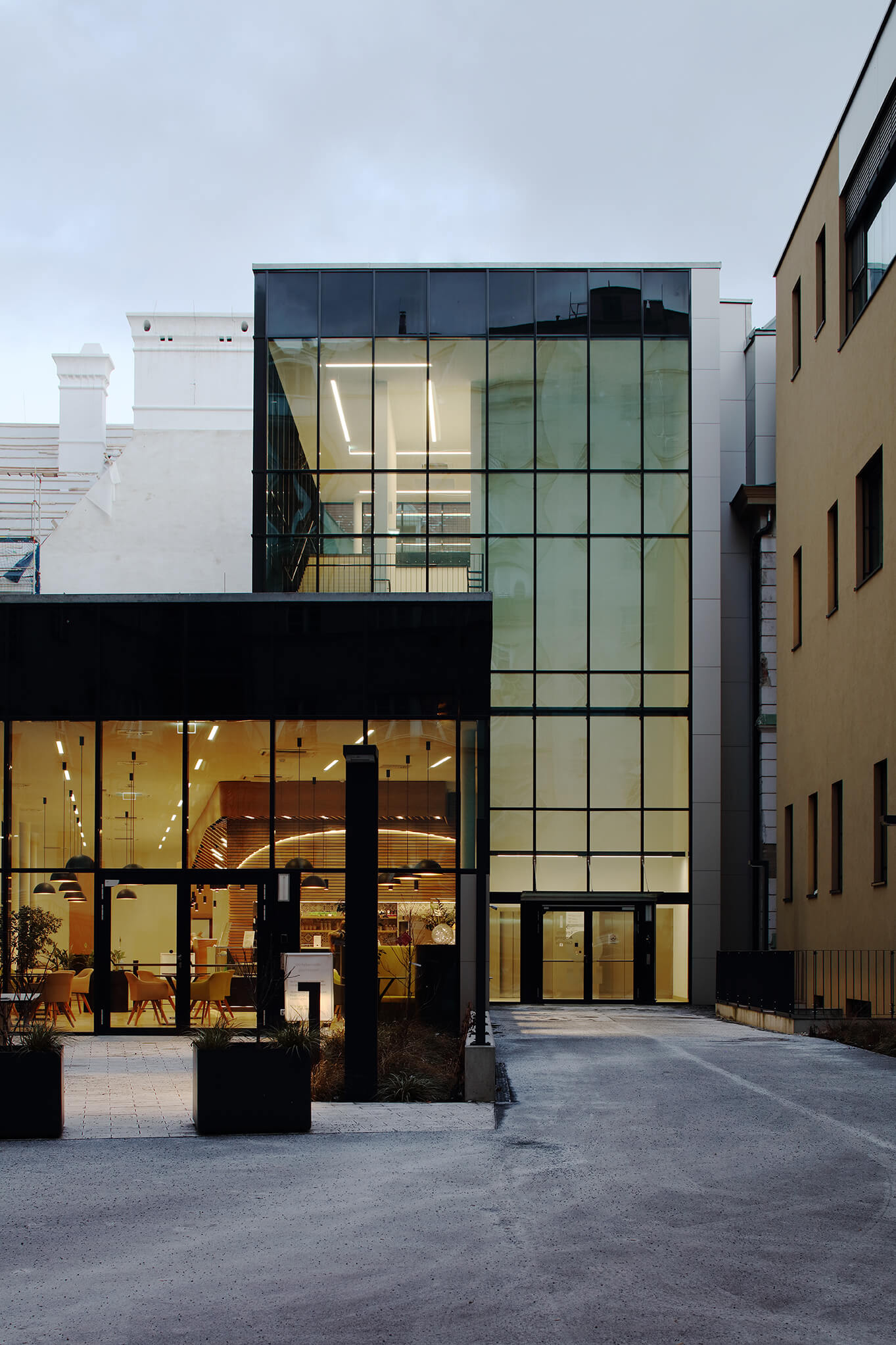 Exterior Hospital Elisabethinen Vienna