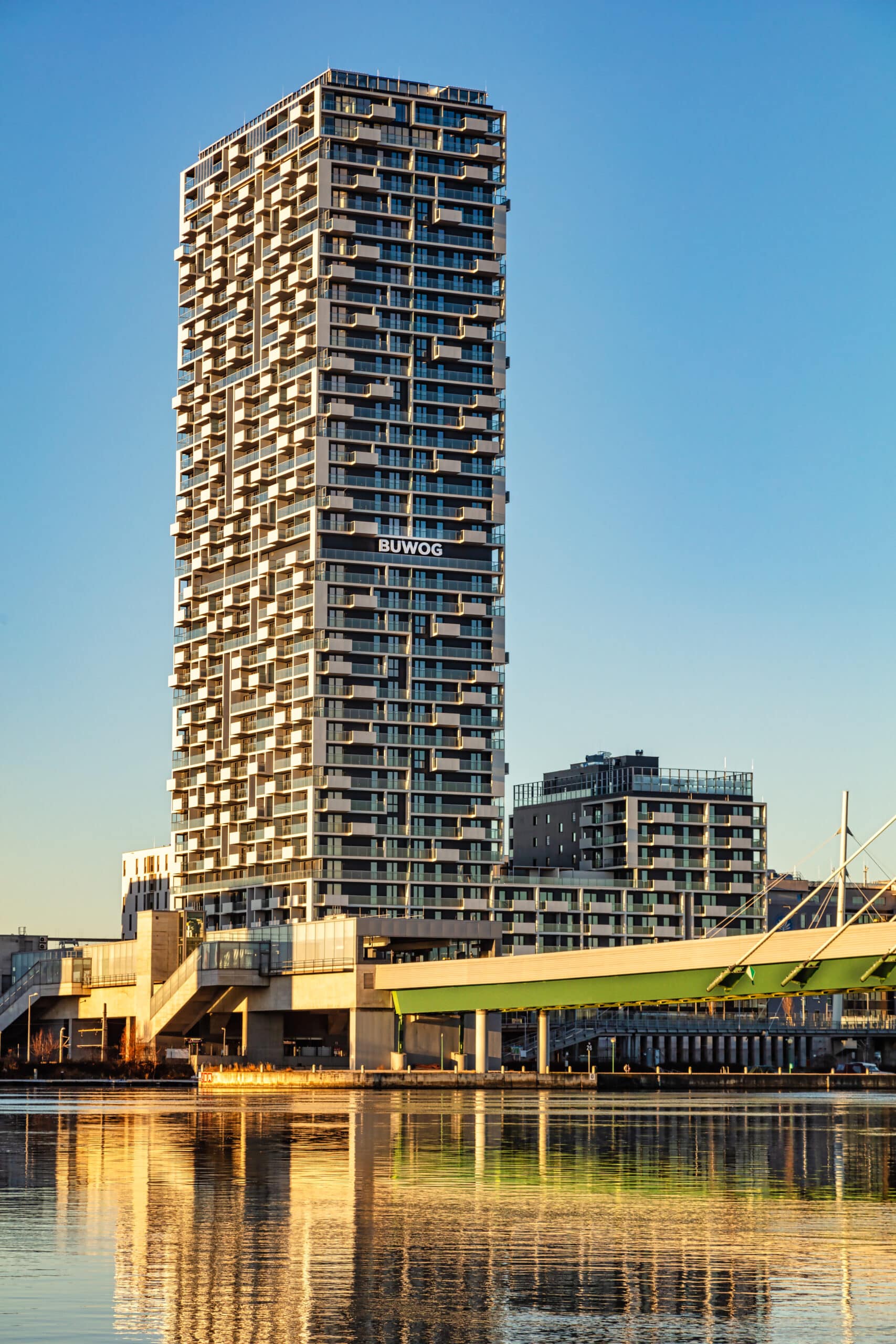 MARINA TOWER